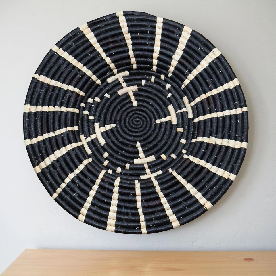 Alfombra de pared tejida a mano AfricanRaffia en negro y natural - varios tamaños Foto 3 de 4