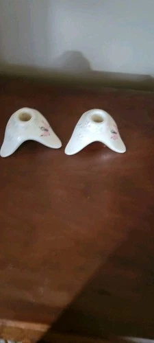 VINTAGE 1956 PAIR OF HULL POTTERY CANDLE HOLDERS WITH BUTTERFLY DESIGN