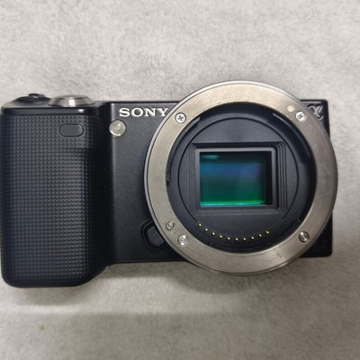 Used Sony NEX-5 Mirrorless Camera Body E Mount Minor Wear Battery Charger