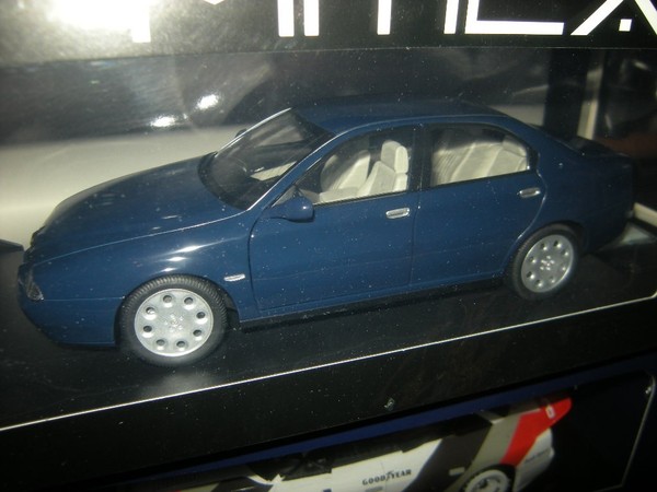 "1:18 Mitica Alfa Romeo 166 2.0 Twin Spark \" Carabineri\" Version Blue/Blau In Ovp"-image