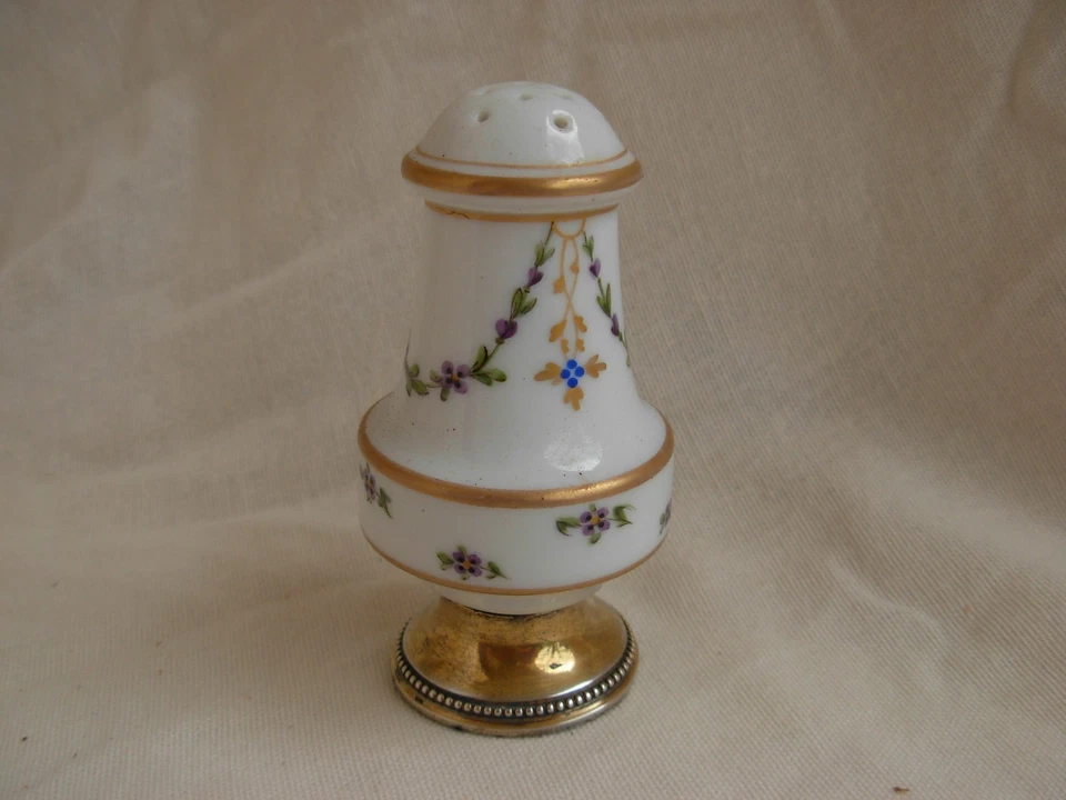 SALIERE EN PORCELAINE ET ARGENT DORE,STYLE LOUIS XVI,EPOQUE FIN 19è OU DEBUT 20è - Photo 2/4