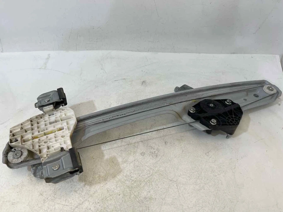 FITS 15-20 CHEVY GMC SUBURBAN 1500 SERIES RH REAR DOOR REGULATOR AUTO UP & DOWN - Image 2 of 4