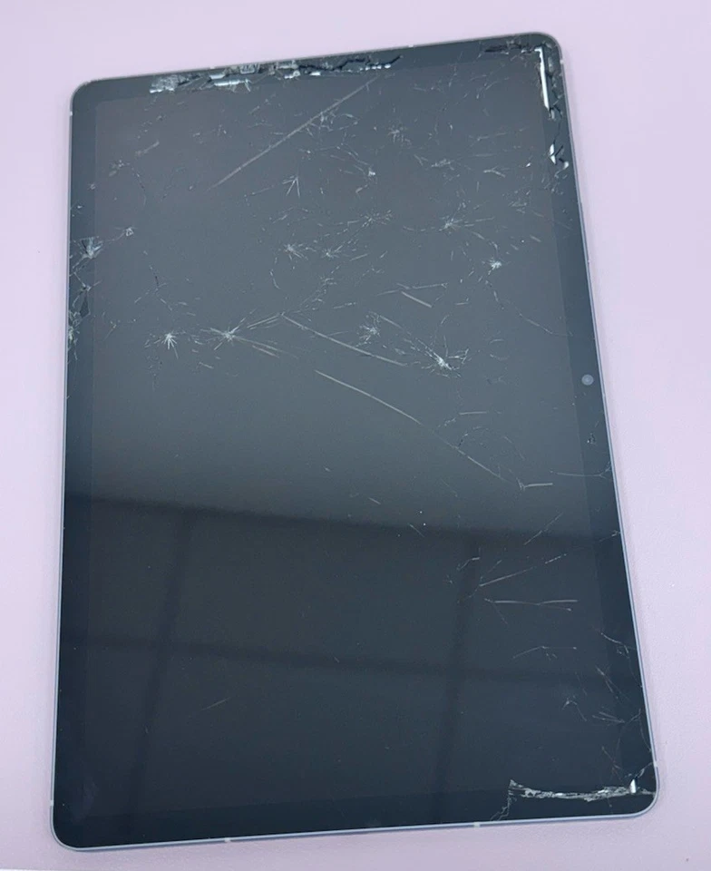 Samsung Galaxy S10 FE 5G, 128GB- Grey, (Cracked Screen)- See Description - Image 2 of 4