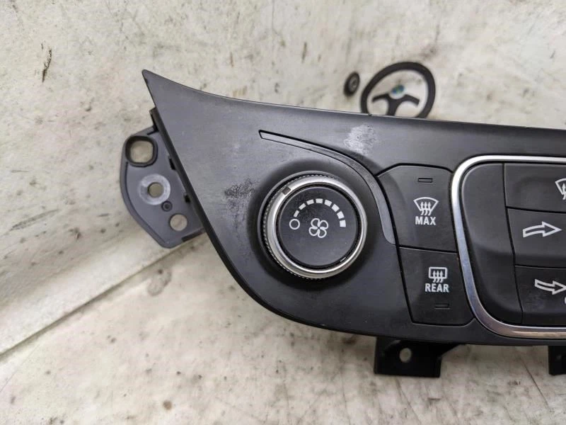 2019-2023 Chevrolet Equinox AC Heater Temp. Climate Control 84422503 OEM *ReaD* Foto 2 de 4