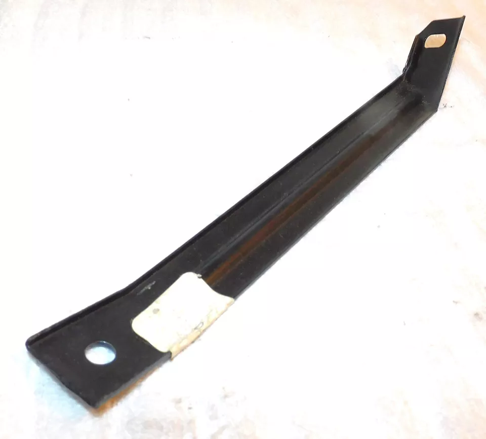 Ford Pinto 1974 camioneta hatchback nuevo guardabarros delantero a delantal soporte radiador Foto 2 de 3