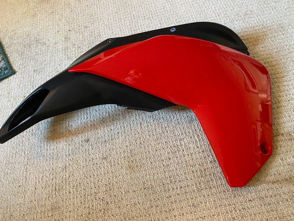 Ducati Multistrada 1200 1200S left side airscoop nose fairing panel RED spotles — 第 2/4 张图片