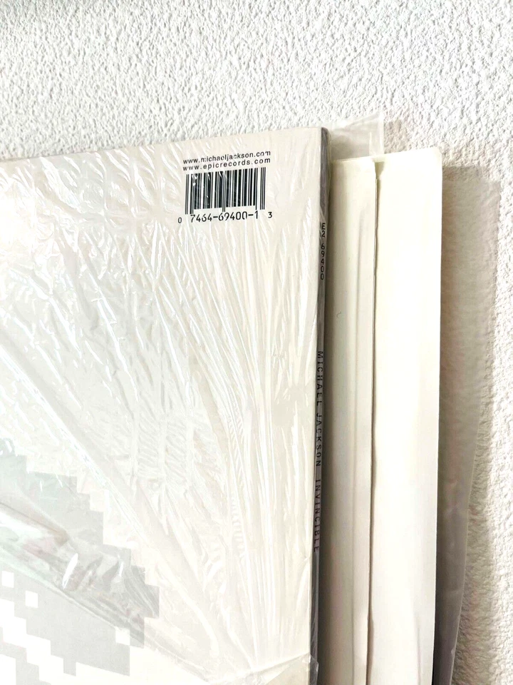 Michael Jackson / Invincible 2001 US ORIGINAL Vinyl 2LP Notorious B.I.G. MJ - Image 2 of 4