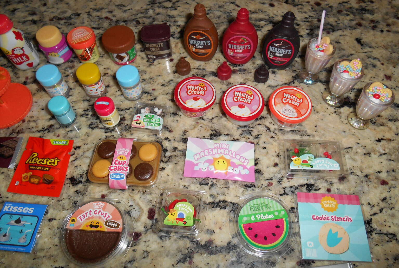 как выглядит BUNDLE LOT 62 PRETEND PLAY GROCERY STORE FOOD KITCHEN REGISTER GROCERIES TOYS фото