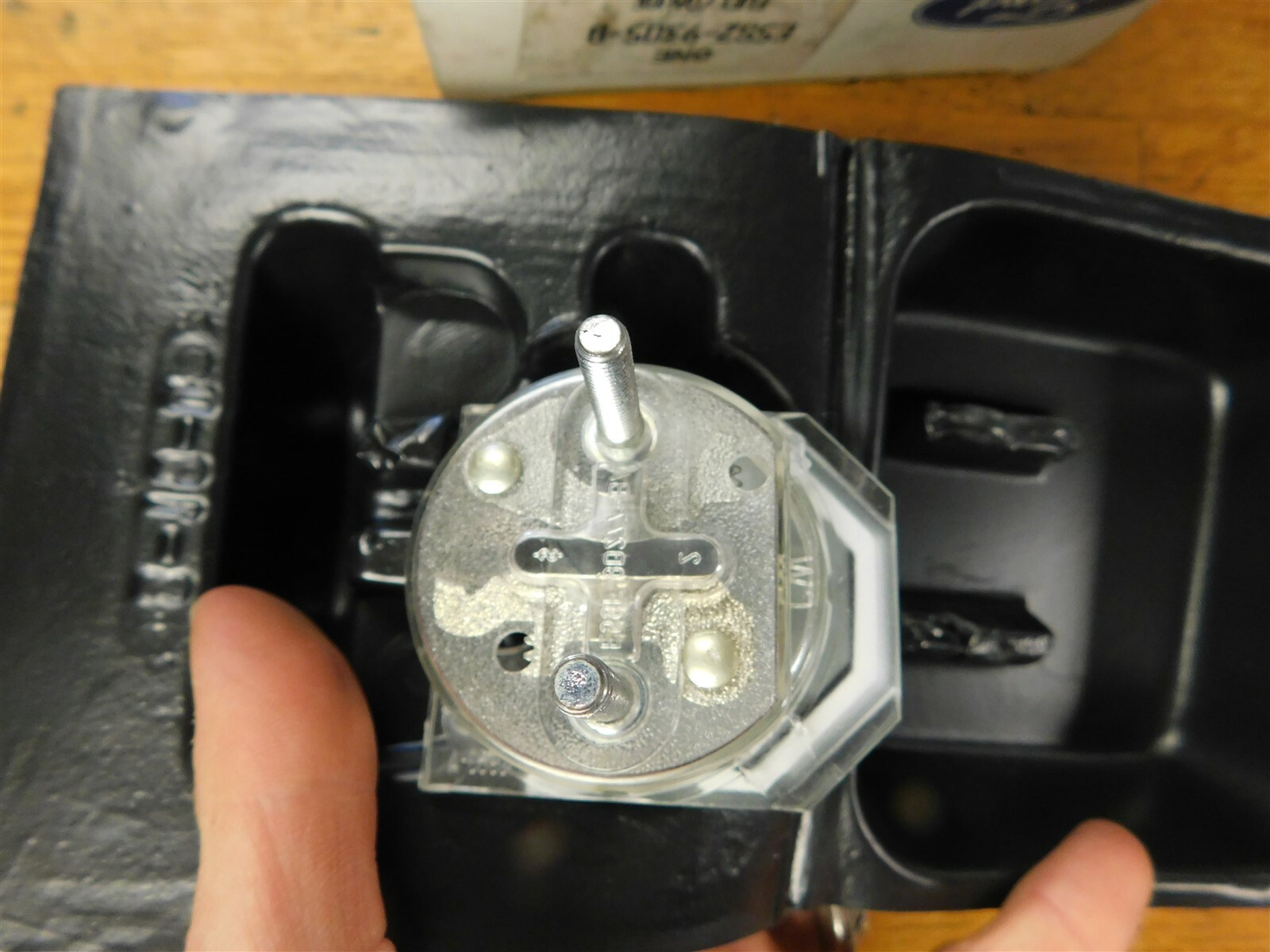 NEW 1985 1986 1987 1988 FORD THUNDERBIRD GAS FUEL INDICATOR GAUGE ASBY