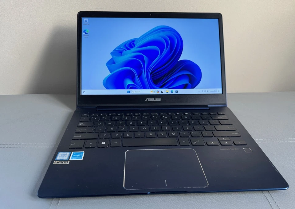 ASUS UX331U - INTEL i5-8520U@1.60GHz - 250GB SSD - 8GB RAM - WINDOWS 11 - Image 2 of 4