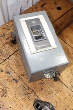 Allen Bradley 609T-BAW Switch, Size 1 , 3 pha...