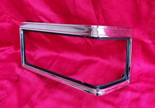 1990 91 92 CADILLAC FLEETWOOD BROUGHAM RWD DRIVER SIDE LH HEADLIGHT BEZEL TRIM - Picture 13 of 13