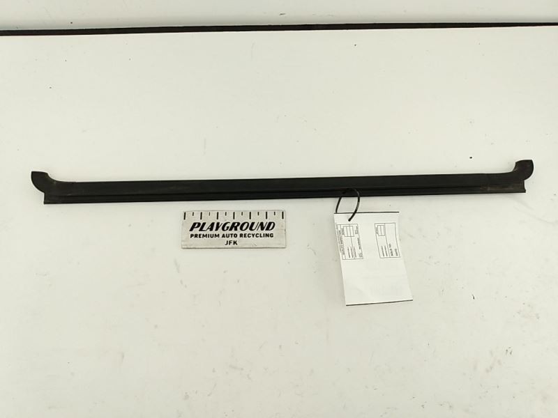 HUMMER H3 Left Front Outer Window Sweep Seal for 2006-2009 Models