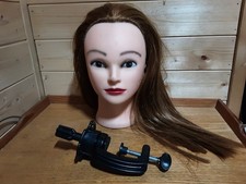 Eine weibliche Schaufensterpuppe Kopf mit Schreibtischaufsätzen & braunen Haaren 18 cm lang