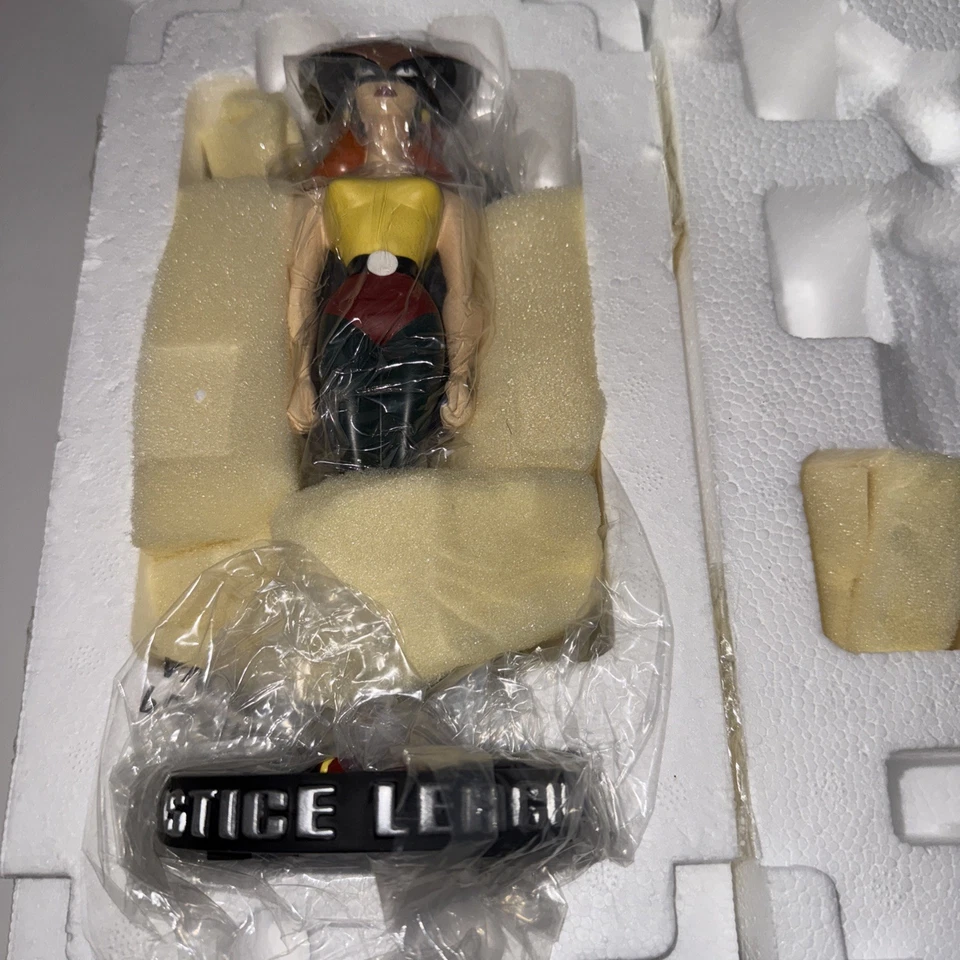 DC Direct Hawkgirl Liga de la Justicia Serie Animada Maqueta Estatua 305/3000 Foto 2 de 2