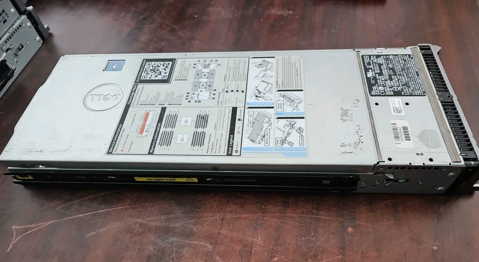 Servidor blade Dell PowerEdge M620 / 2x XEON E5-2660 V2 / 128 GB (16x 8 GB) RAM Foto 4 de 4