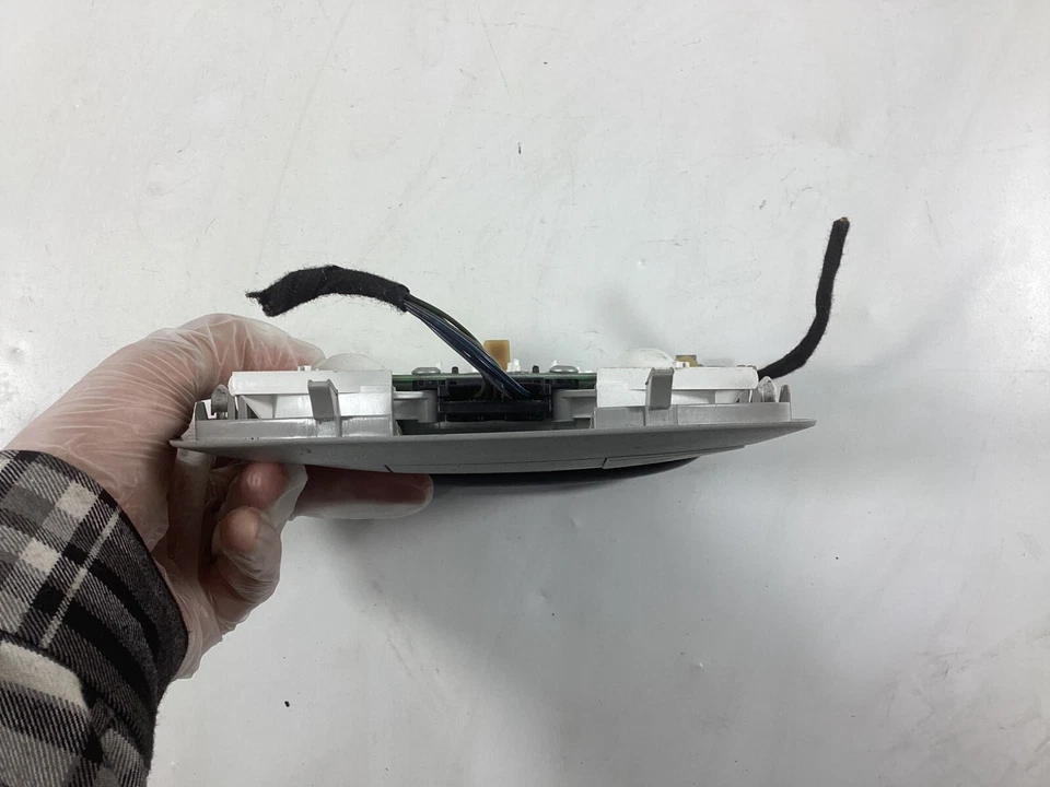 Mercedes Benz ML550 GL550 2006-2013 lámpara de luz trasera superior gris OEM. Foto 3 de 4