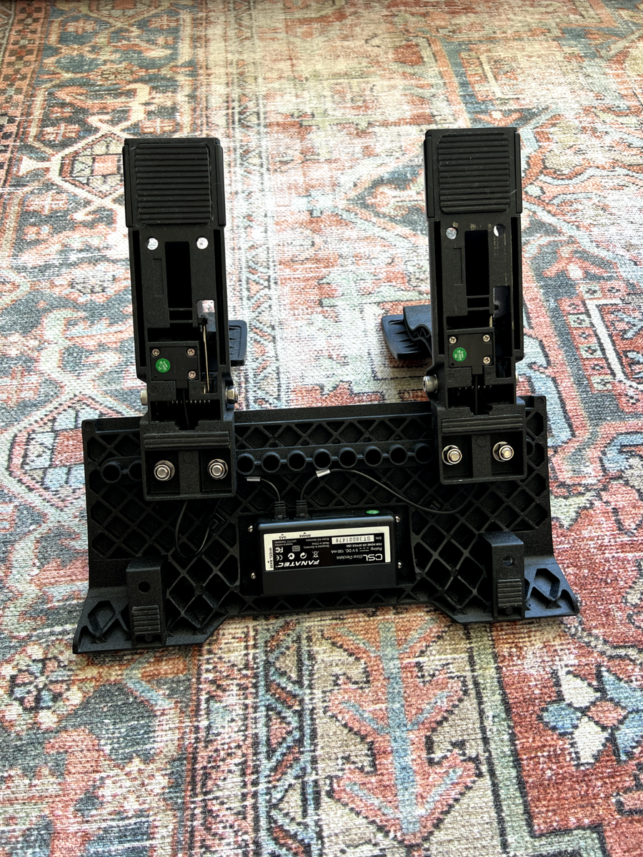 【美品】Fanatec CSL Elite Pedals 箱、工具付き Amazon.com: Fanatec Sim Racing CSL Elite Pedals V2 – 3-Pedal