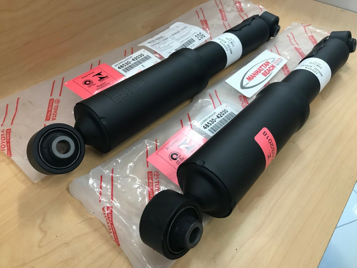 06-08 RAV4 V6 & AWD REAR Shock Absorbers 48530-42030 SET OF 2