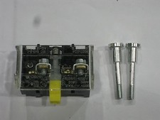 Allen Bradley Push Button Contact Block 800t-xd4 Ser E With Screws And Clip