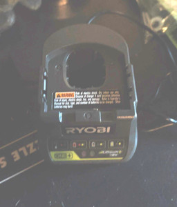 Ryobi ONE+ Lithium Ion Battery Charger P118B 18-Volt  Tested & Works Tools