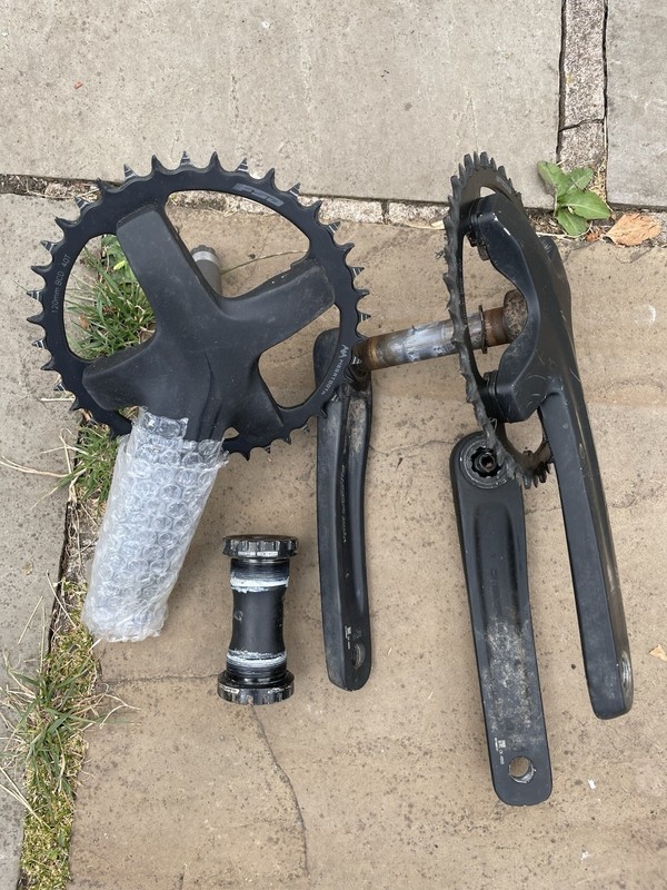 FSA Omega Crankset 172.5mm 40T Shimano GRX Bundle (2x crankset + BB)