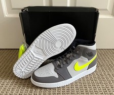 NIKE Air Jordan 1 Mid \
