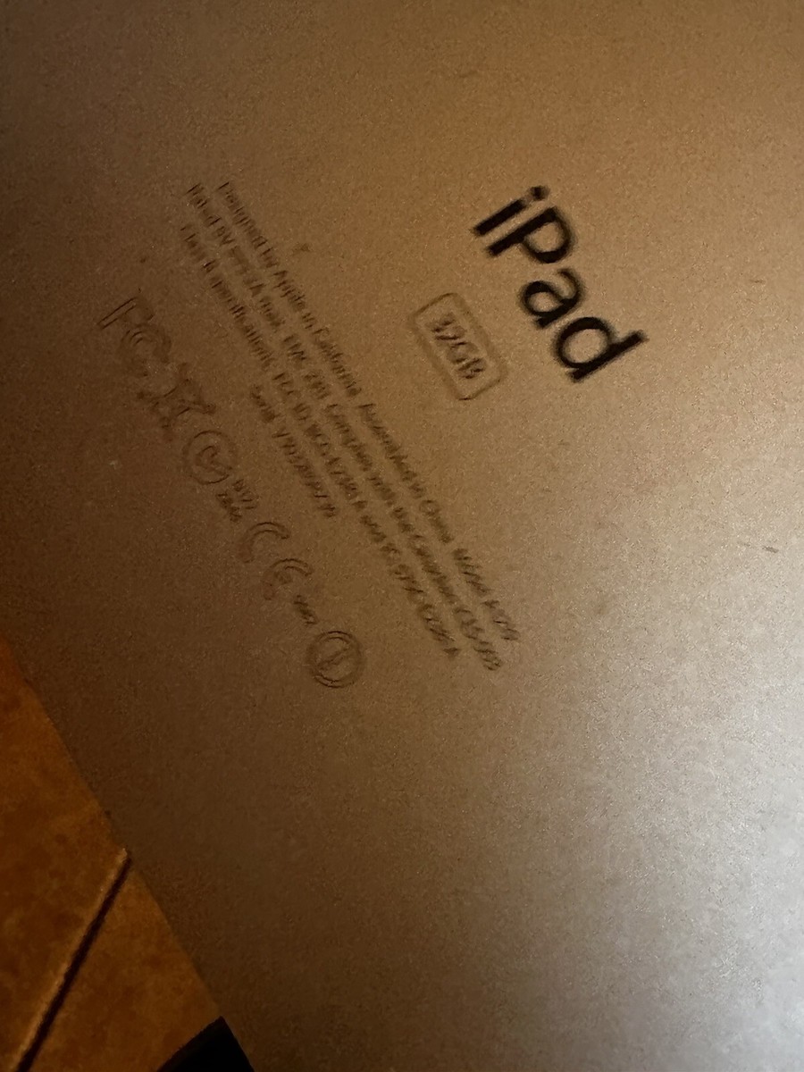 Apple iPad A1219 1st Gen Black 32 GB Tablet 9.7