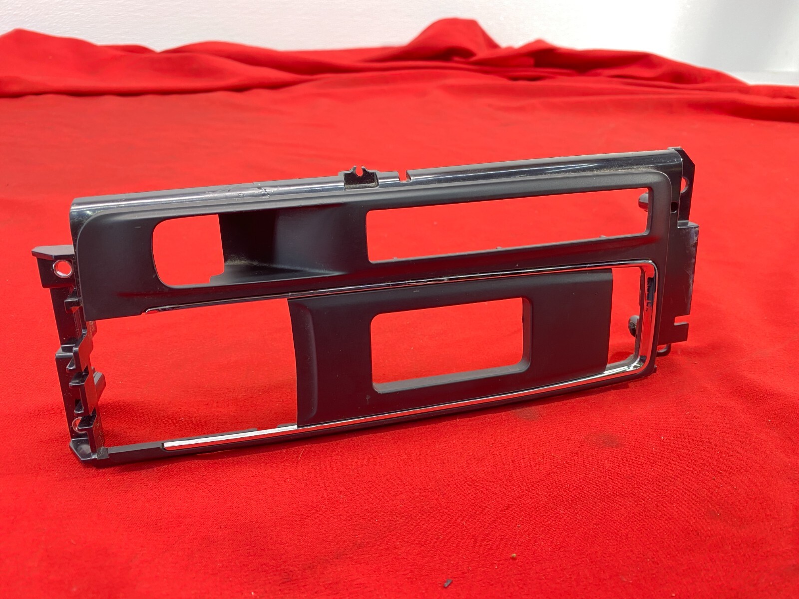 Maserati Ghibli 2017-2021 FRONT Center console