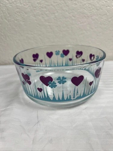 PYREX Lucky In Love Purple Hearts/Teal Clovers 4 Cup Glass Bowl-7201