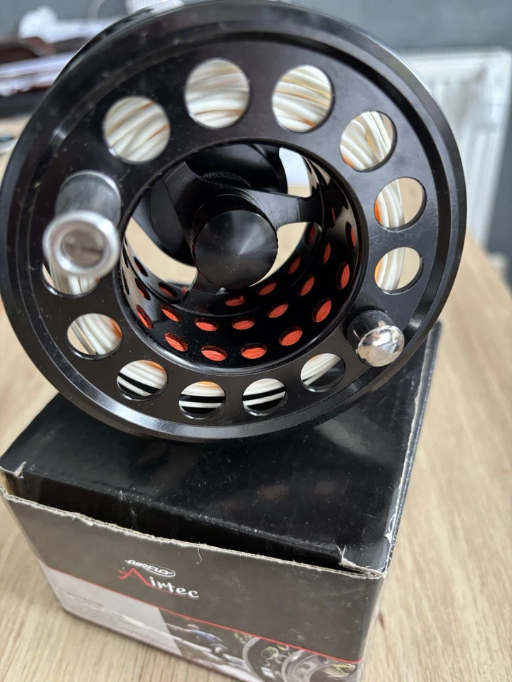 Carrete Airflo Airtec 10/12 Salmon Fly nuevo en caja Foto 2 de 4