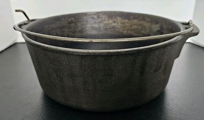 Vintage Wagner 1891 Original Cast Iron 5 Qt Dutch Oven with Glass