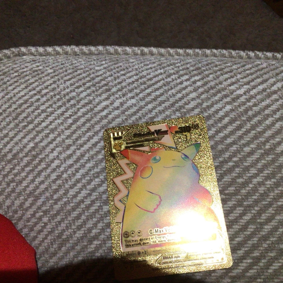 Pikachu VMAX, photo 1 of 2