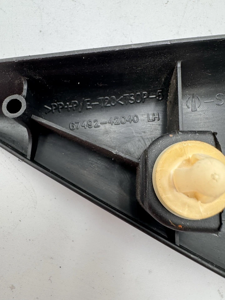 2001 - 2005 Toyota RAV4 Front Left Driver Inner Door Mirror Corner 67492-42040 Foto 3 de 4