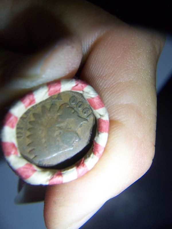 INDIAN HEAD & WHEAT PENNY ROLL WITH A 1900 INDIAN HEAD PENNY SHOWING