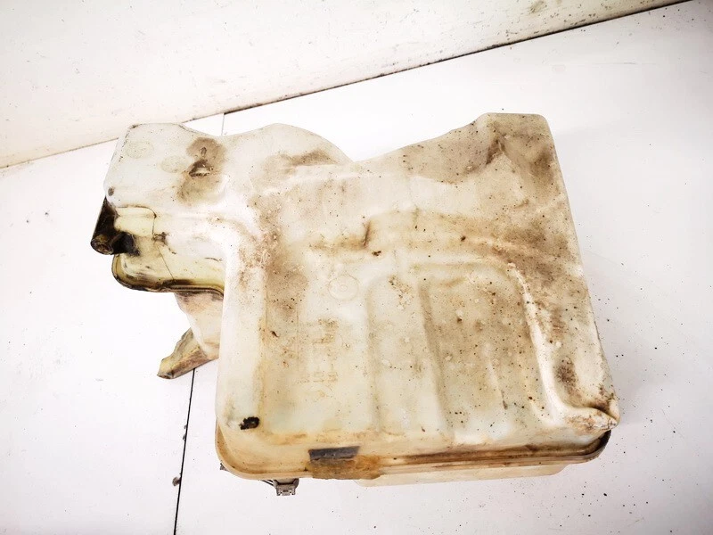 6166717944901 61667179449-01 7179451-01 Windshield Washer Reserv 