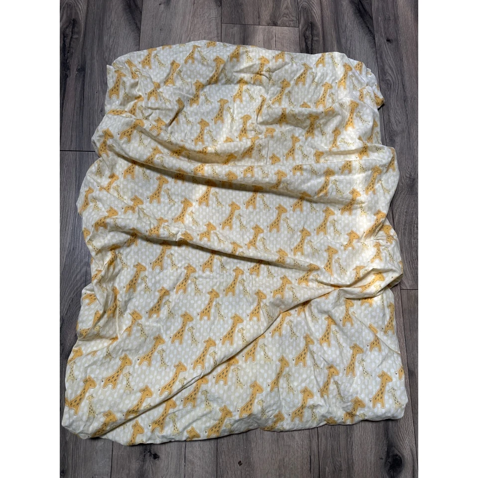 Sábana para cuna de bebé con estampado de jirafa de algodón orgánico Cuddles & Cribs Foto 2 de 4