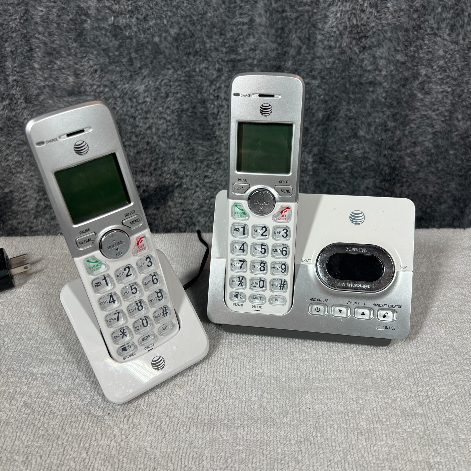 AT&T  Cordless Home Phone Answering Machine 2 Handsets Base Model EL52203
