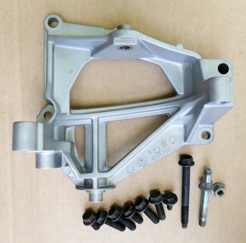 1994 1995 CADILLAC DEVILLE 4.9 Alternator Bracket 3543039 - Picture 4 of 7