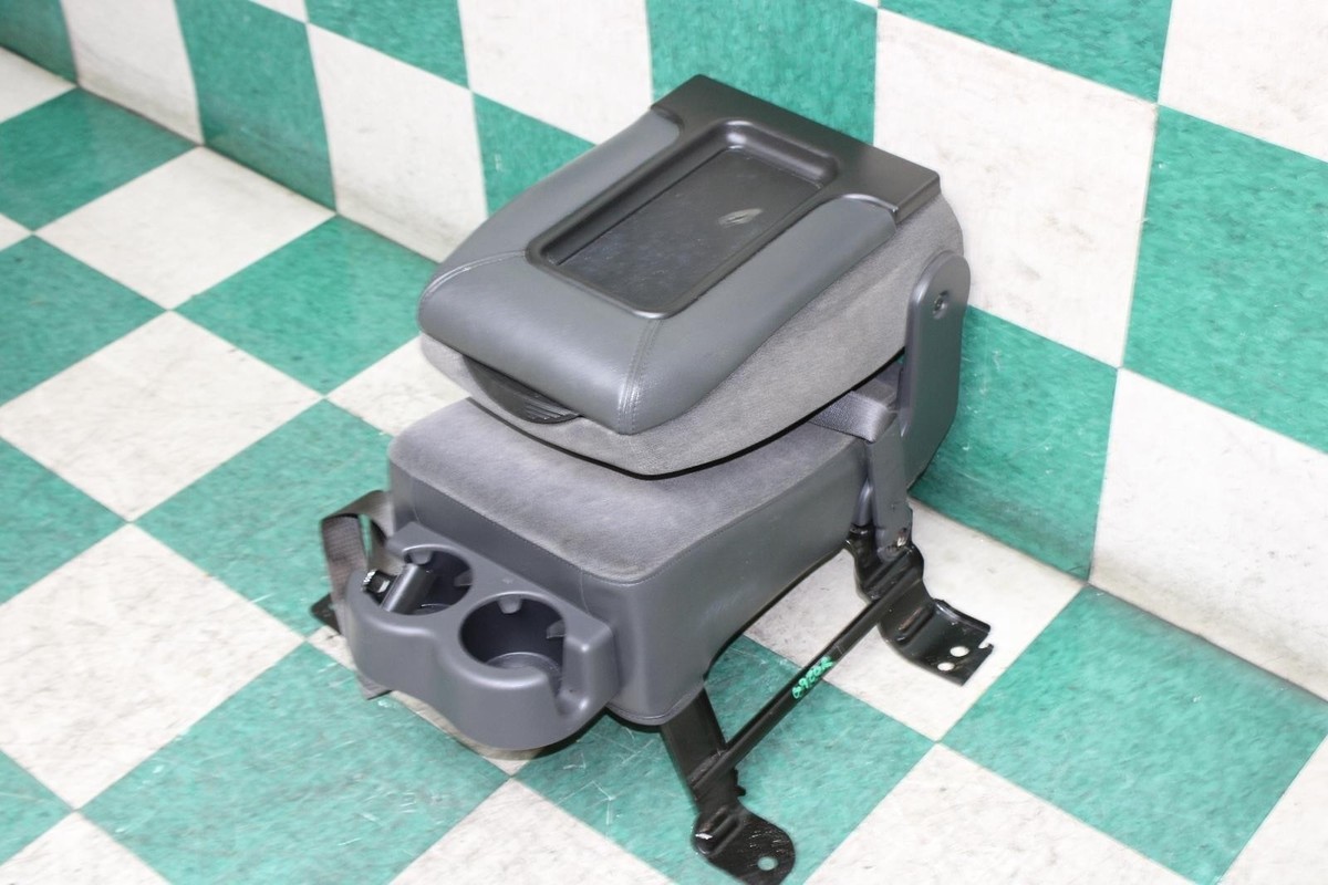03-06 Silverado Very Dark Pewter Front Center Bench Jump Seat OEM