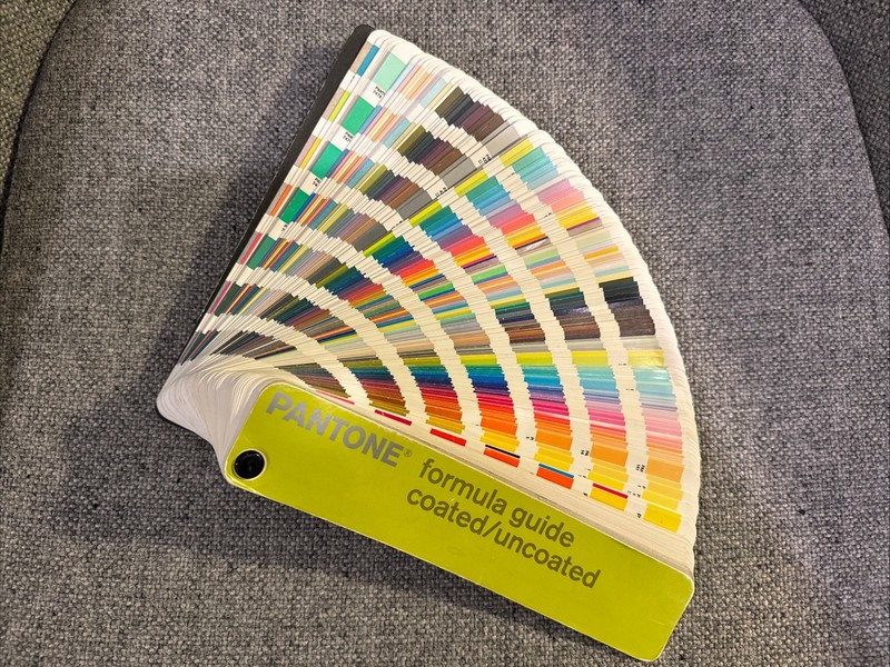 Pantone Formula Guide Coated / Uncoated 2002 FIRST EDITION Color Palette Sample