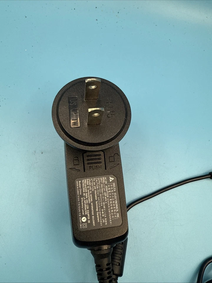 DELTA Electronics AC ADAPTER ADP-40THA 19V 2.15A - Image 4 of 4