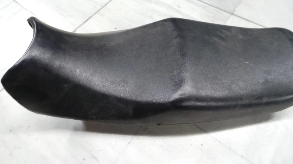 SILLA DE MONTAR KAWASAKI ZX 10 TOMCAT 1988 BUEN ESTADO VER FOTOS Foto 2 de 4