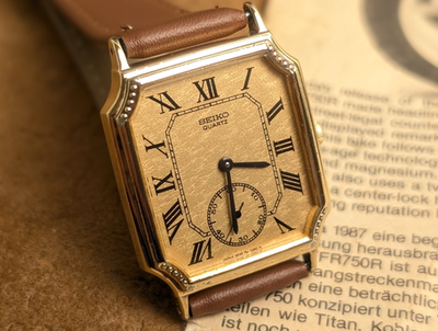 Vintage 1981 SEIKO 2628-5080 Roman Dial Small Second Quartz Tank