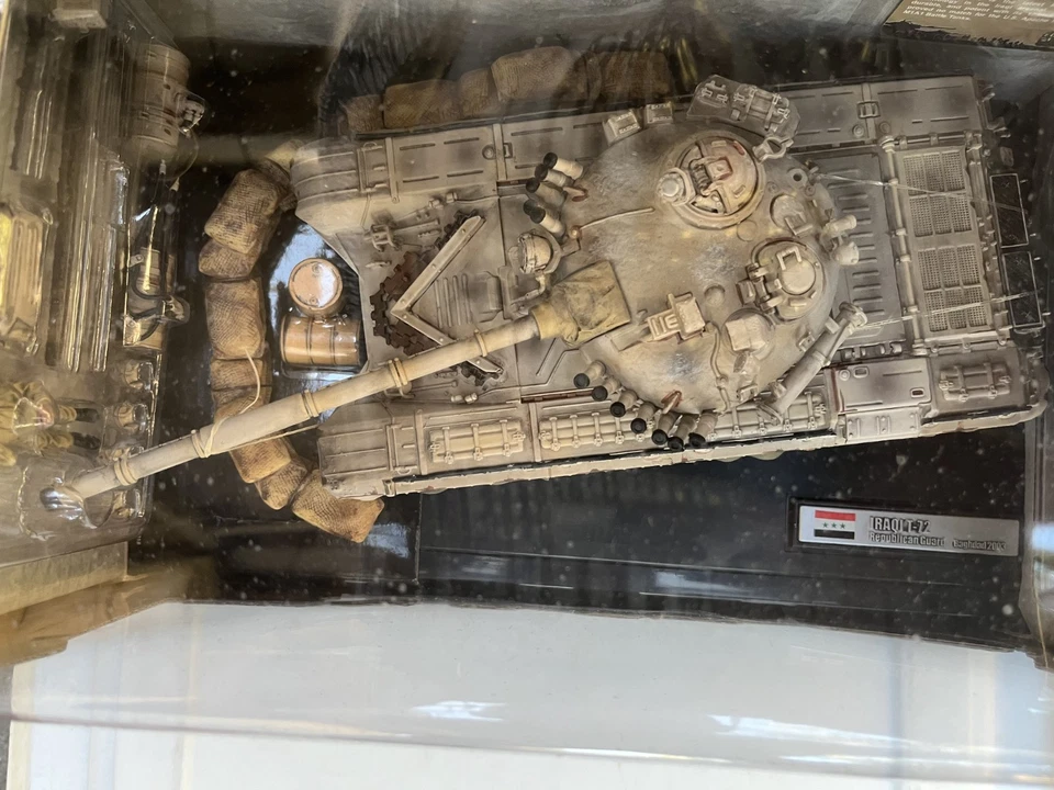 FORCES OF VALORS: Russian T-72 Tank, Iraq, Baghdad 2003, 1:32, "80015" - Image 2 of 4