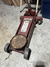 1.5 Ton Floor Jack By Norco Industries. 1.5 Ton Floor Jack By Norco Industries.