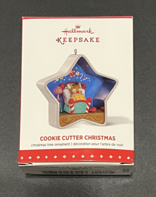 Hallmark Keepsake #4 Cookie Cutter Christmas Ornament Series 2015 Gold Crown Exc