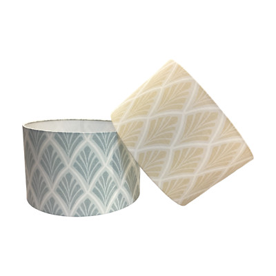 Lampenschirm Handarbeit in UK - Laura Ashley Florin hellgold und Duck Egg Stoff