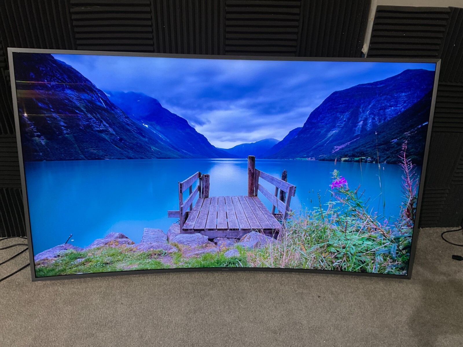 Samsung KU7500 78" Curved LED LCD Smart TV 4K UN78KU7500FXZA Open Box