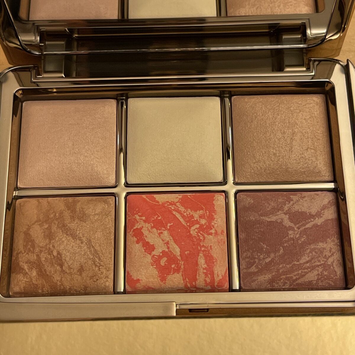 Hourglass Ambient Lighting Edit Sculpture Palette .04oz/1.4g Hourglass Ambient Lighting Edit Sculpture Palette .04oz/1.4g